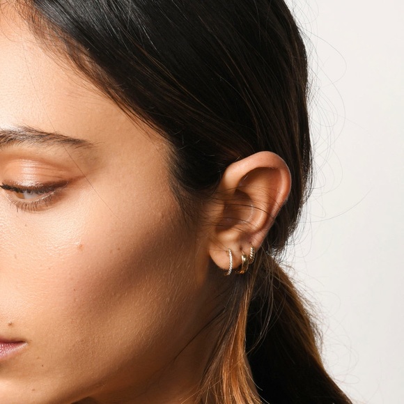 Ariel Gordon Pave Huggie 14K Yellow Gold (Single) - Picture 6 of 10